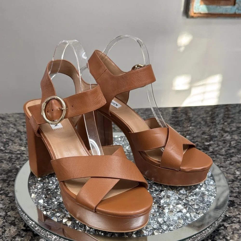 Steve Madden Elkins  leather Tan Platform Sandals NEW 11